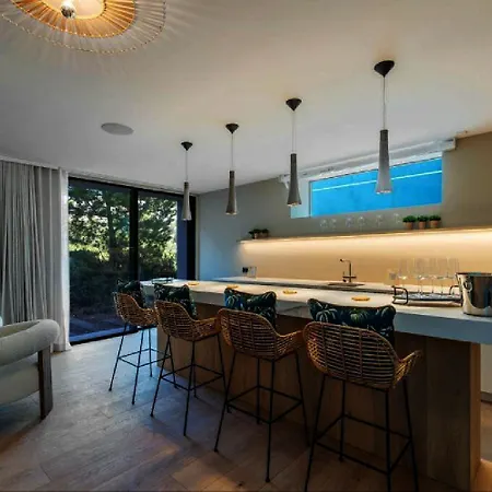 With A Spectacular Sunset Appartement